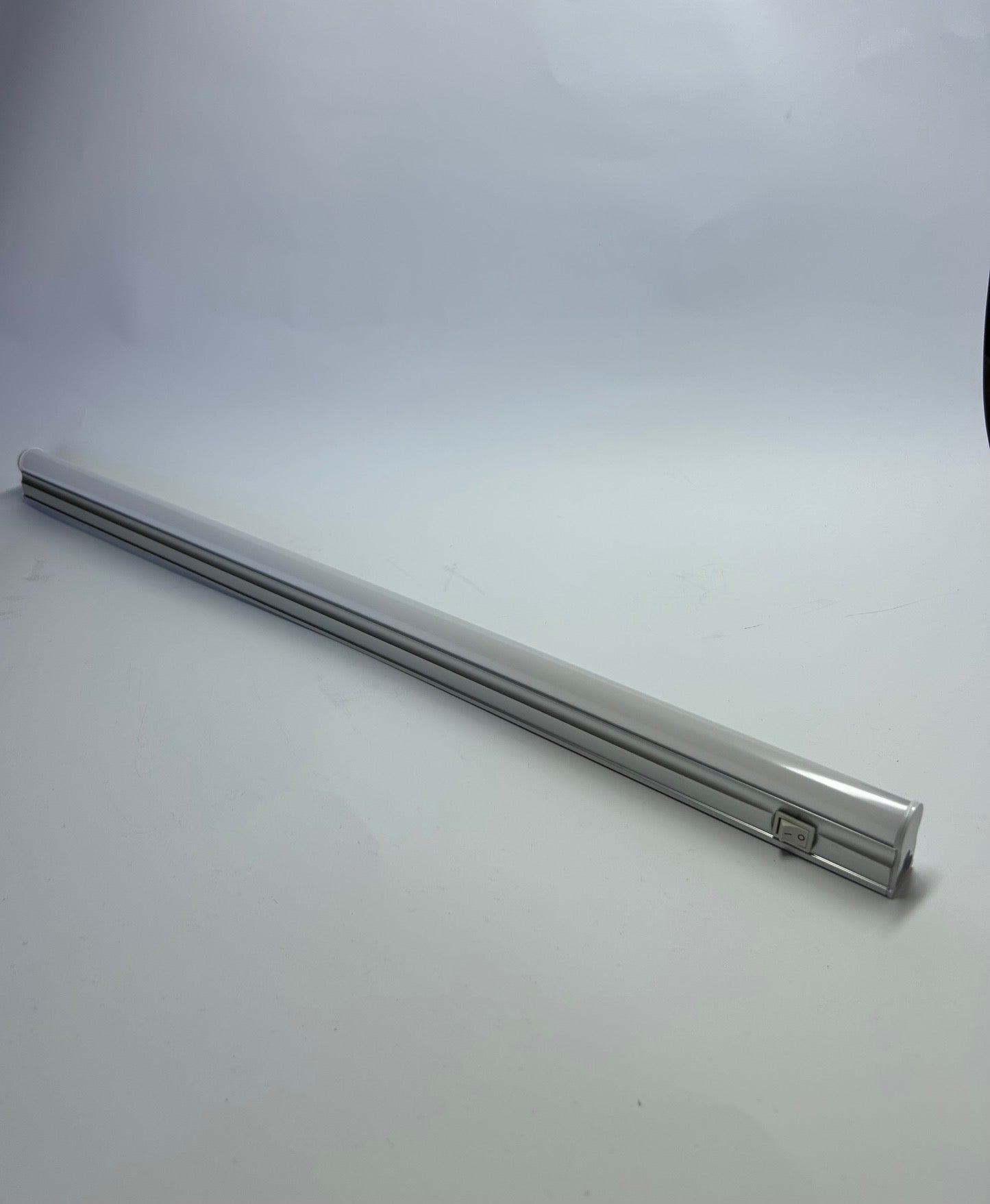 LED STRELA T5 9W